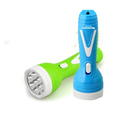 China Hot New Rechargeable Emergency LED Flashlight Factory Wholesale Outdoor Remote Possibility for sale