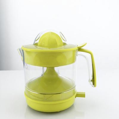 China Outdoor high quality mini supplies electric rechargeablehouseheld automatically low noise efficient kitchen juicer for sale