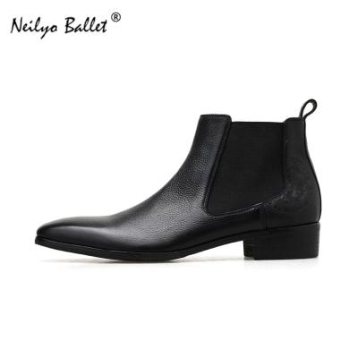 China Anti-odor OEM Fashion Cow Leather Chelsea Boot Comfortable Warm Man Pure Black Martin Boots for sale