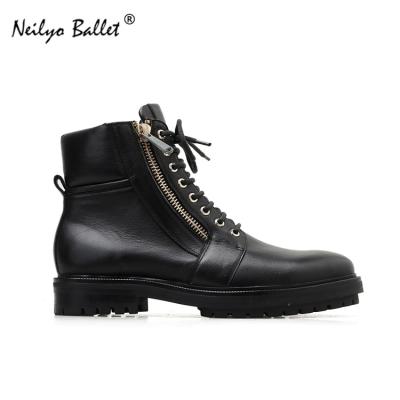 China Handmade Leather Anti-Smell OEM Black Stylish Lace Up Boot Classic No Slip Martin Boots For Man for sale