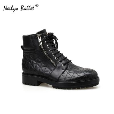 China Martin Boots Europe Style Fashion Custom Made Leather Warm Men Anti-Smell Anti-Smell Winter Black Patch Lace Up Boot for sale