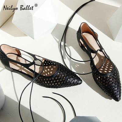 China Popular Summer Anti-Slippery Women Hand Knitting Braided Sandals Black Leather Weave Slides Flat Sandals for sale