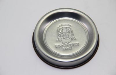 China Prácticos de costa de encargo de la taza del metal de la bebida de la Navidad con la tapa grabada en relieve en venta