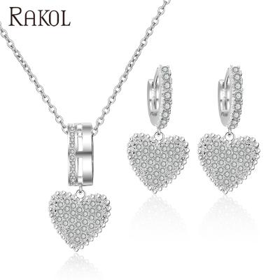 China 2021 TRENDY RAKOL NP2090 Fashion Diamond Necklace Heart Shape Necklace Zircon Necklace for sale