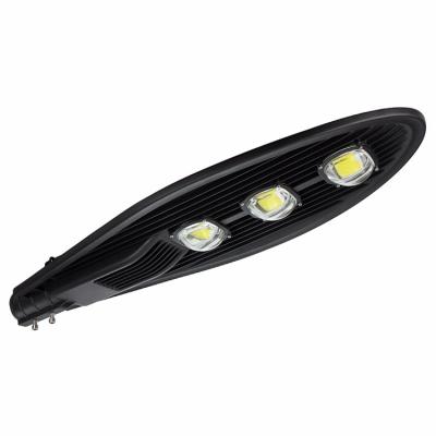 China ROAD 6000K 16500LM 150W LED Street Light Price for sale