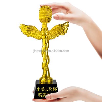 China Creative Education Microphone Musical Note Crystal Trophy Golden Resin Host Speech Microphone Campus Singer for sale