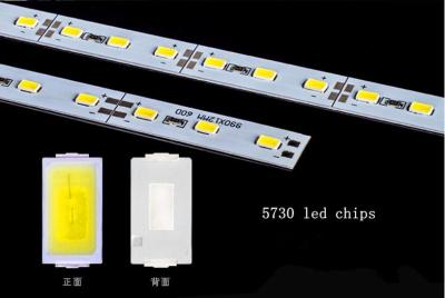 China Luzes de tira flexíveis brilhantes super 12V do diodo emissor de luz Ip20 SMD5730 60leds/m com 3 anos de garantia à venda