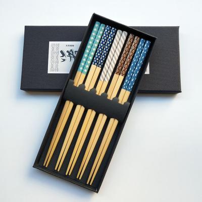 China Japanese Style Viable Natural Wooden Chinese Chopsticks With Gift Box Package 5 Pairs Premium Reusable Bamboo Chopsticks Set for sale