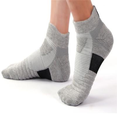 China New Arrival Summer Cotton Viable Custom Made Crew Knee High Breathable Football Boots Mens Sport Socks for sale