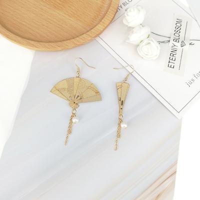 China Helix Shaped Retro Chinese Style Long Tassel Earrings Casual/Sporty Foldable Metal Earring Clip Earrings for sale