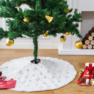 China Fashionable Warm Big Soft Soft Faux Fur Glitter Snowflake Tree Gold Skirt For Indoor Christmas Decorations for sale