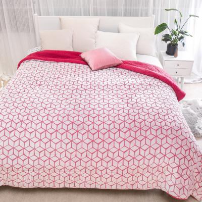 China Luxury Flannel Nondisposable Sherpa Diamond Pattern Printed Velvet Comforter Set for sale