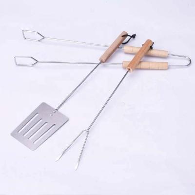 China Easily Cleaned 3 Pcs BBQ Utensil Saving Handle Stainless Steel Wooden Grill Accessories Grill All The Grill Tool Kit for sale