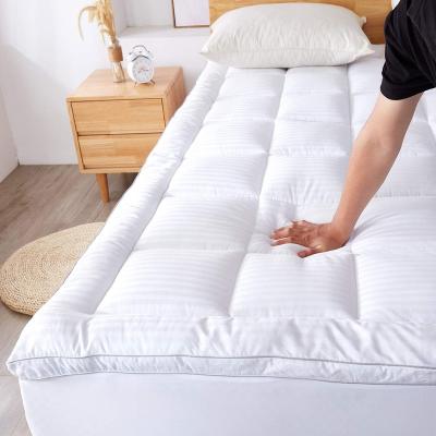 China Therapy Customized Color 100% Polyester Mattress Topper Bed Mattress For Home Hotel for sale