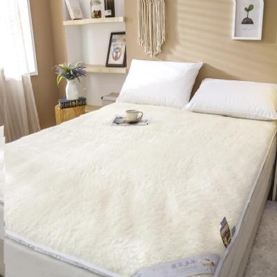 China Winter Thickening Warm Pure Wool Waterproof Super Warm Pure Lamb Velvet Mattress Topper for sale