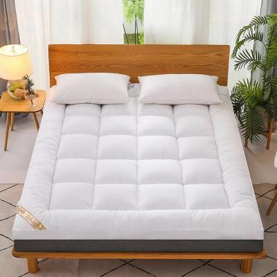 China Antistatic Polyester Fiber Mattress Queen Size Bed Mattress Topper for sale