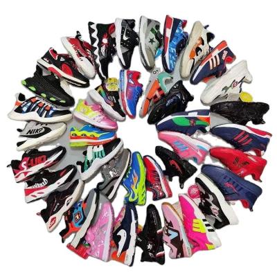 China Breathable High Quality Sports Running Shoes Soccer Basketball Shoes For Kids for sale