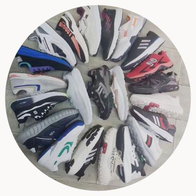 China Fashion Trend High Quality Fashion Sports Shoes Sneaker Men Soft Durable Football Shoes for sale