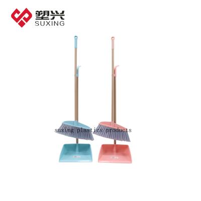 China Home and Outdoor Broom Set with Metal Handle 8024 for sale