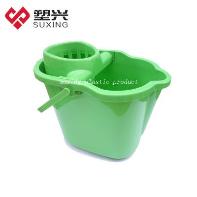 China Sustainable South American Plastic Broom Bucket for sale