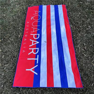 Chine Serviette de plage occidentale ultra-absorbante de vente chaude, serviette de plage rayée gaufrée en microfibre durable, répulsif au sable à vendre