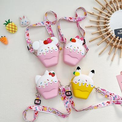 China Factory direct selling ice cream messenger bag fashion version waterproof mini Korean cute coin purse portable child shoulder silicone bag for sale