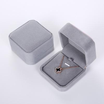 China FanYue 2022 Fashionable Spring Velvet Top Selling Jewelry Pendant Box Customize Logo Jewelry Gift Packaging Box Jewelry Box Custom for sale