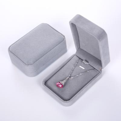 China FanYue Spring 2022 Fashion Large Velvet Fashionable High-end Jewelry Box Pendant Velvet Necklace Jewelry Box 10*7*3.3cm for sale