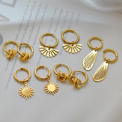 China Easy Gold Plated Stainless Steel Hoop Earring Fashion 18K Gold Plated Jewelry Tasty Earrings 2021 Trendy Gold Earrings for sale