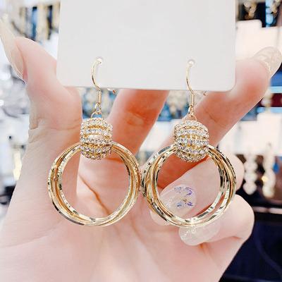 China Latest Easy Earrings Women Stud Earrings Fashion Gold Jewelry Woman Around Rhinestone Circle Earrings for sale