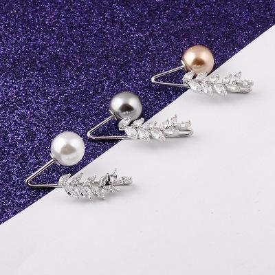 China 2021 Amazon Easy Top Selling Brooch Pearl Leaf Zircon Brooch Wholesale Custom Korean High-End New Brooch for sale