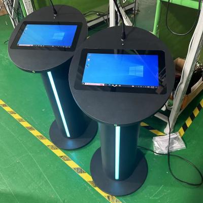 Cina Podium digitale multimediale 13,3 pollici pcap touch lcd amplificatore di altoparlanti e microfono wireless per riunioni in vendita