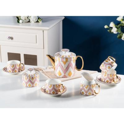 China Ceramic European Style Low Bone Coffee Pot Set Gold Retro Teapot Set British Afternoon Tea Cup And Saucer Diamond Shaped Powder L Custom Made for sale