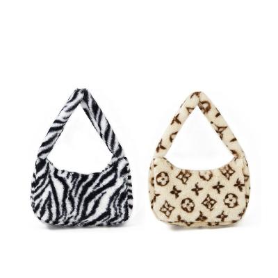 China Portable Luxury Tote Bag With Zipper Custom Small Women's Tote Bags Plush Animal Bag for sale