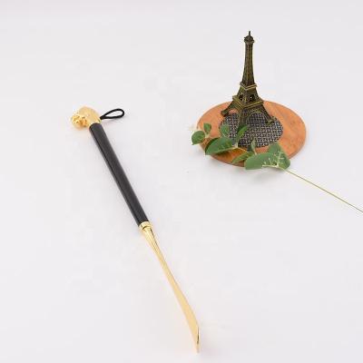 China Stainless Steel Shoe Accessories Zinc Alloy Wooden Head Shovel Lazy Shoes Artifact for sale