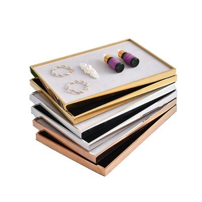 China Jewelry Disply 2020 Fashion Jewelry Necklace Counter Display Rack Best Selling Commercial Simple Jewelry Display Stands for sale