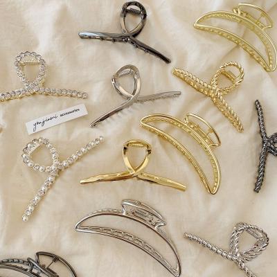 China Fashion Women Hair Accessories Large Rhinestone Pearl Metal Hair Claw Geometric Hairpin Large Metal Hair Claw Creative High Quality Hair Clip for sale