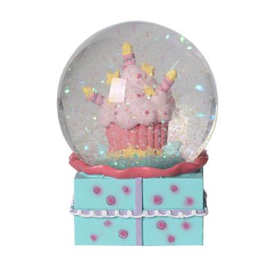 China Europe Resin Crafts Diy Glass Ornament Ice Cream Globe Snow Globes Low Square Water Snow Globe Custom Makers for sale