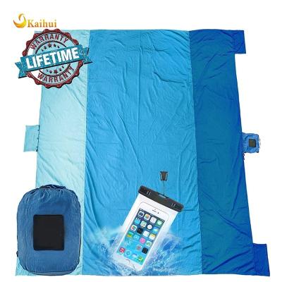 China Camping or Best Rise or Promotion Sandfree Beach Blanket with Huge Ground Cover 9' x 10' for 7 Adults for sale