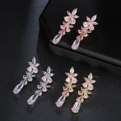 China Hot-selling FASHIONABLE Korean Flower Style Zircon Stud Earrings Romantic 18k Gold Female Earrings Exquisite Jewelry for sale