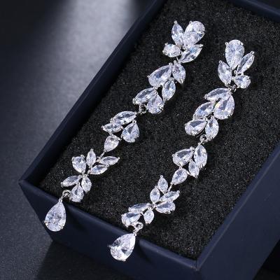 China 2020 TRENDY European and American high-end women's luxury diamond bridal earrings wedding stud earrings factory direct sales for for sale