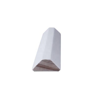 China Decorative White Gesso Primed Hotel Decorative White Chinese Pine Fir Radiata LVL Wall Shoe Baseboard Wood Customized Baseboard for sale