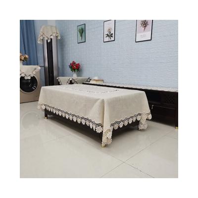 China Wholesaletor Sale Decoration Wedding 100% Polyester Modern Online Tablecloth for sale