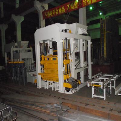 China Slagging Advanced Widely Used Concrete Block Making Machine For Sale for sale