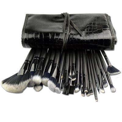 China Angular Blush Hot Sale 32Pcs Vegan Makeup Brush Crocodile Black Leather Cosmetic Brush Professional Makeup Brush Set With for sale