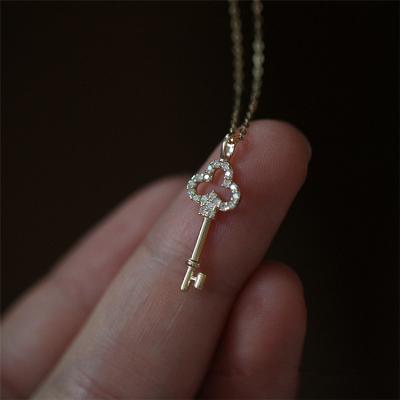 China Wholesale 925 Sterling Silver Crystal Vintage Key Pendant Necklace 14k Gold Plating Vintage Crystal Key Pendant Necklace for sale