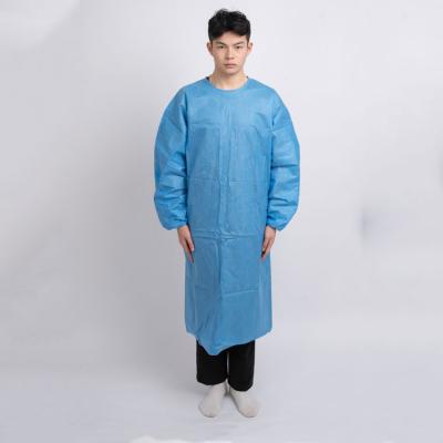 China Hospital disposable medical surgical isolation gown sms pp pe non woven isolation gown en venta