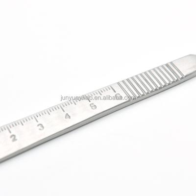 China Steel scalpel handle of no. 4 China Surgical Instruments with Ruler for sale