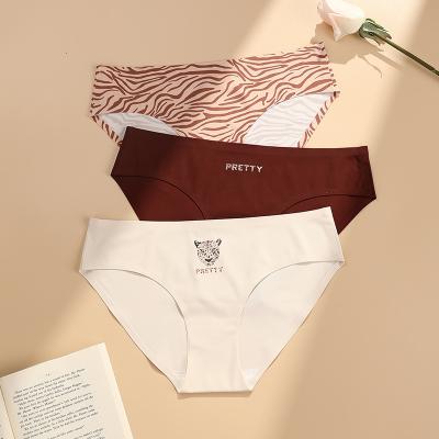 China Breathable INTIFLOWER P0018 Customize High Quality Seamless Nylon Women Underwear Panties Low Waist Leopard Print Series for sale