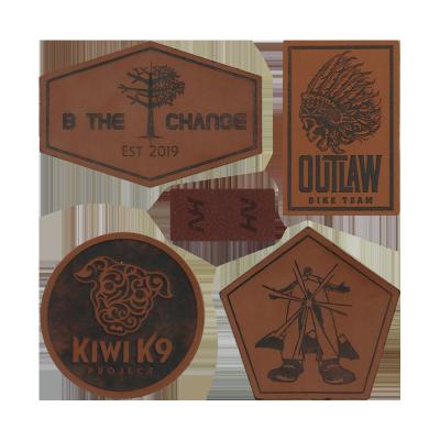 China Parche de cuero del sombrero del camionero de los vaqueros de Debossed Logo Custom Leather Labels PMS en venta